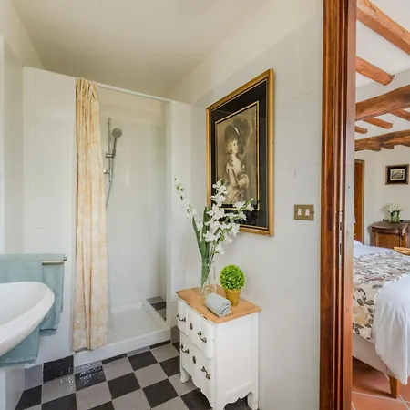 Refined Escape In The Heart Of Tuscany