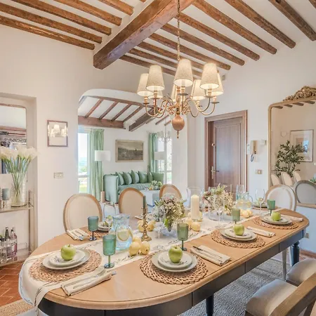 Refined Escape In The Heart Of Tuscany Villa