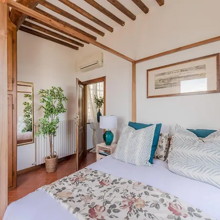 Refined Escape In The Heart Of Tuscany Villa *