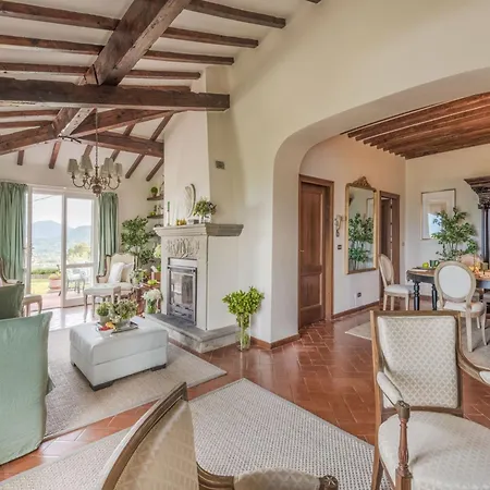 Refined Escape In The Heart Of Tuscany Villa *